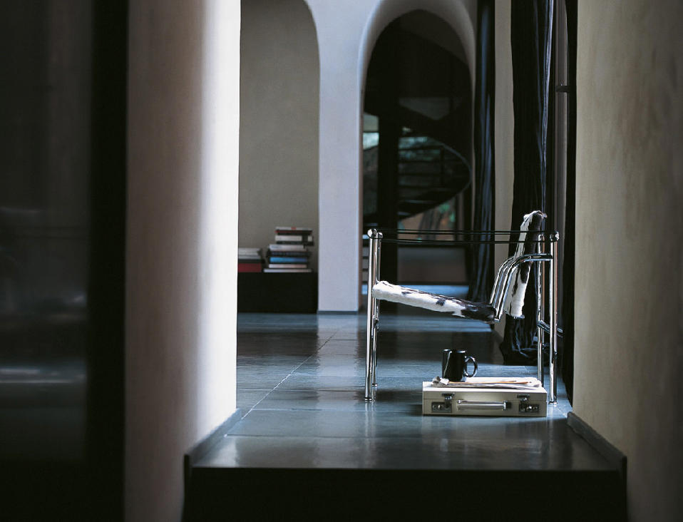 开云（中国） - 坐具|休闲椅|办公家具|设计师家具|LC扶手椅