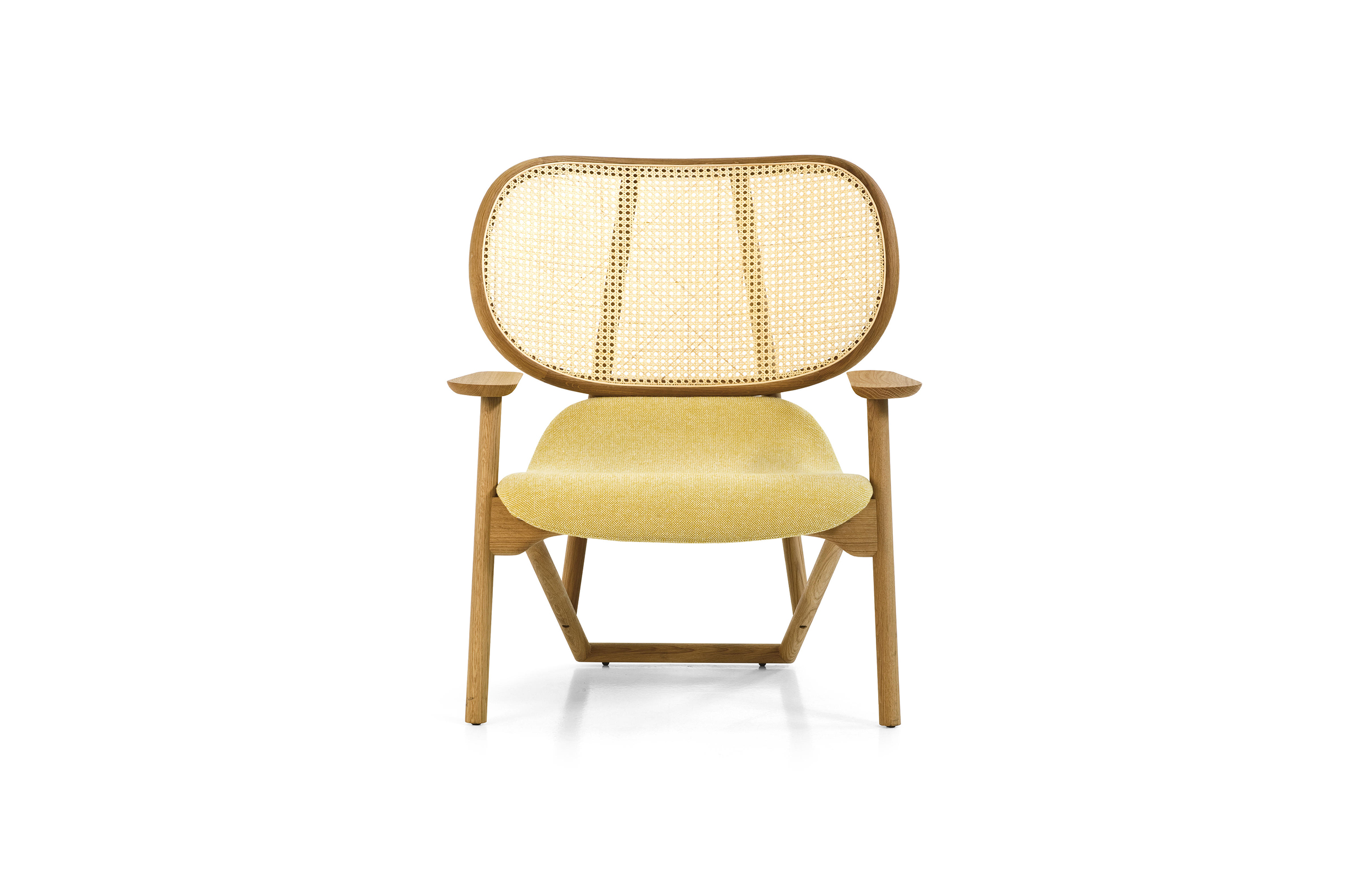 [开云（中国） - 坐具|休闲椅|办公家具|设计师家具|克拉拉休闲椅]