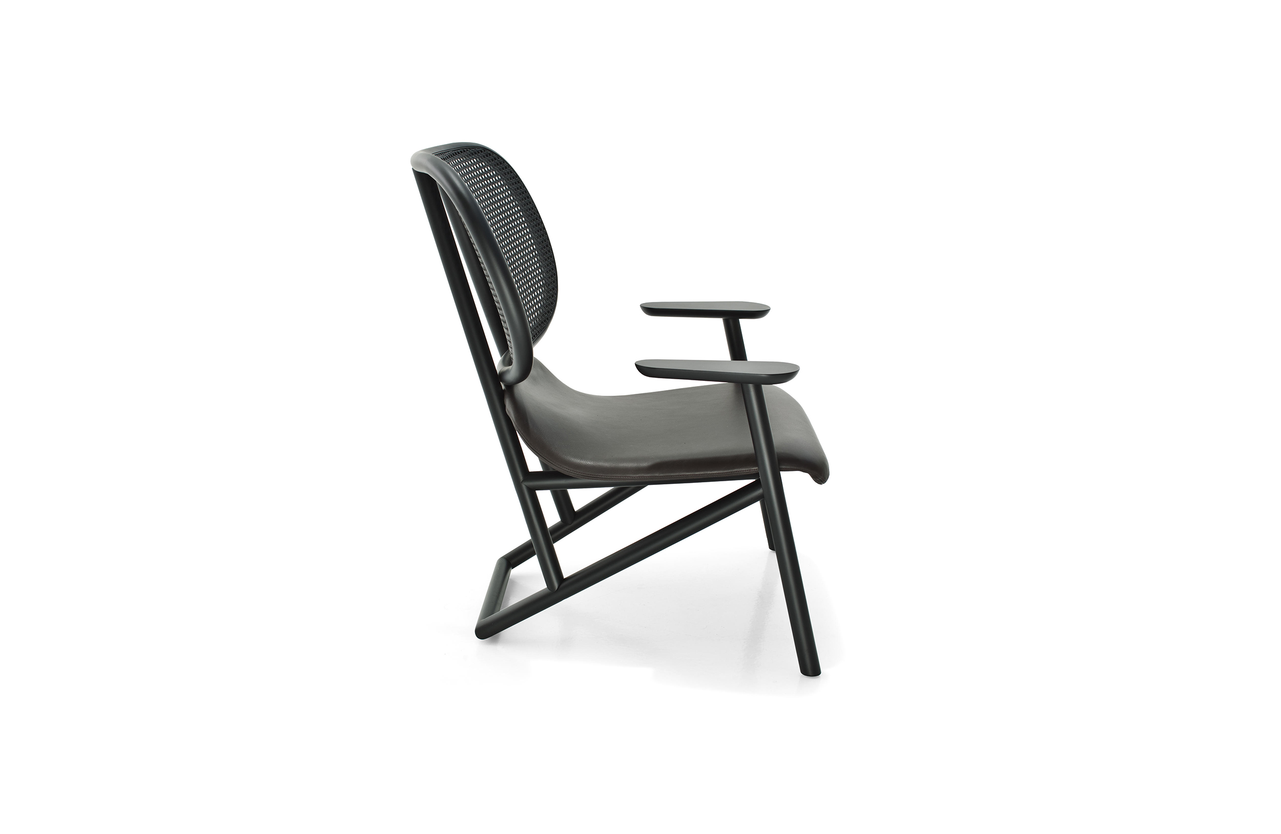 开云（中国） - 坐具|休闲椅|办公家具|设计师家具|克拉拉休闲椅