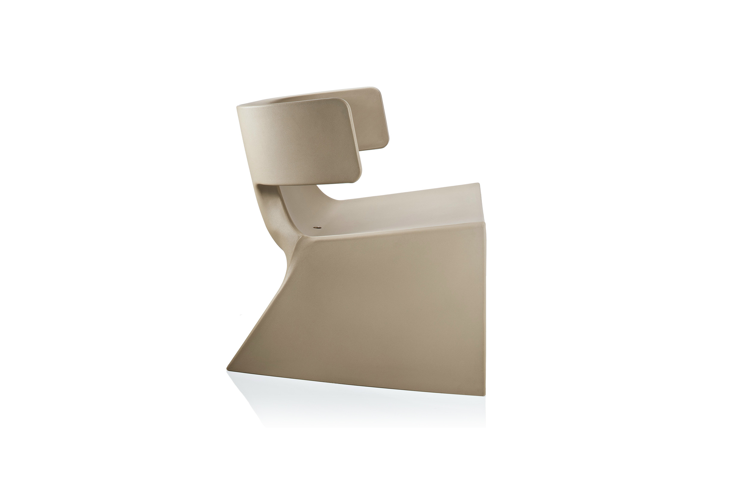 开云（中国） - 坐具|休闲椅|办公家具|设计师家具|梅格 |布艺扶手椅