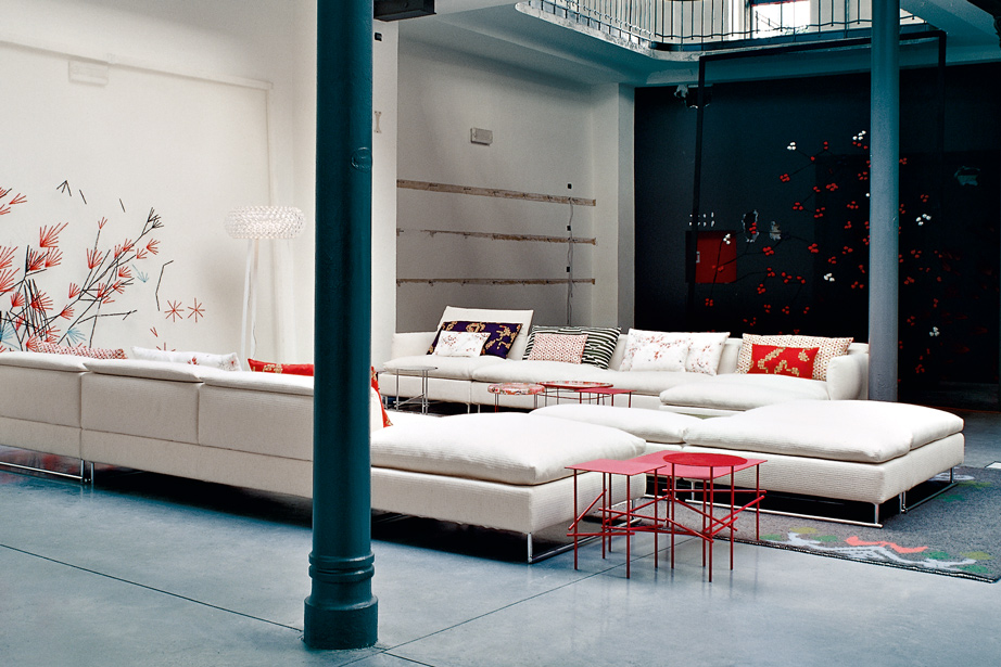 开云（中国） - 桌几|茶几/边几|办公家具|设计师家具|上海尖茶几