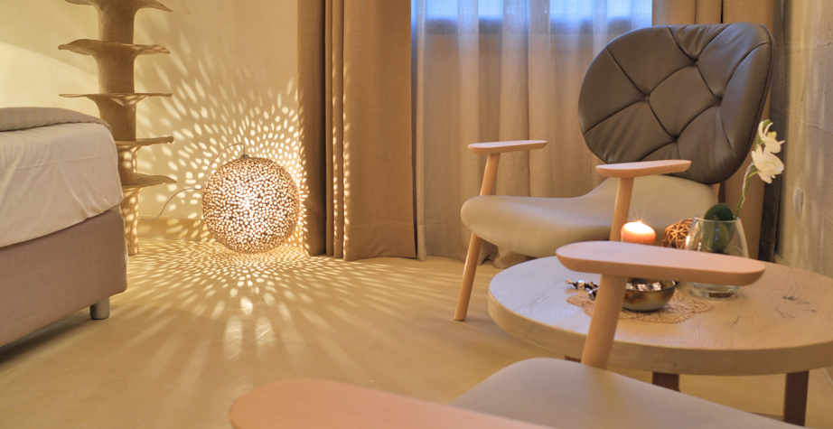 开云（中国） - 桌几|茶几/边几|办公家具|设计师家具|克拉拉边几