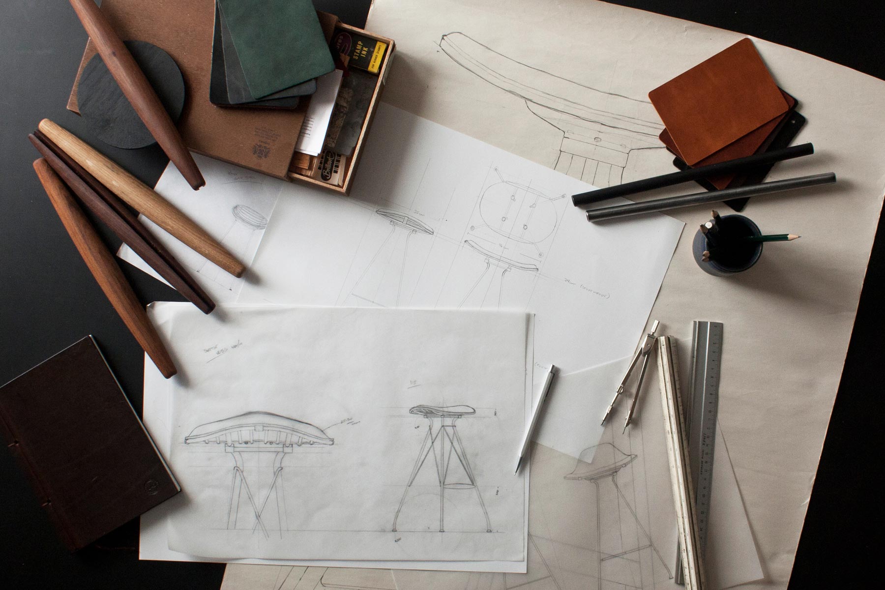 开云（中国） - 坐具|吧椅/凳子|办公家具|设计师家具|金属丝吧椅