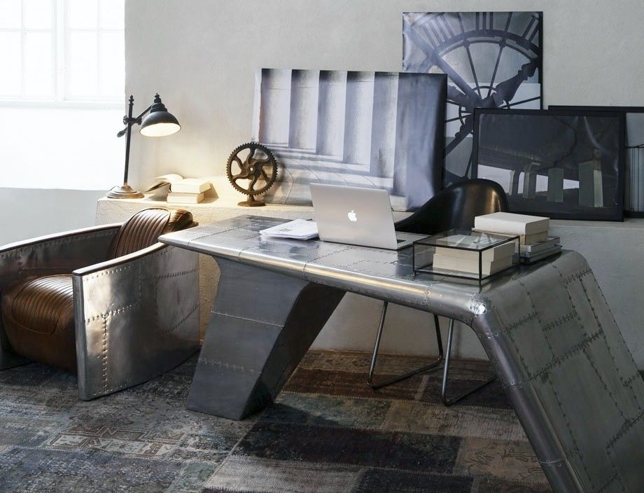 开云（中国） - 桌几|办公桌|办公家具|设计师家具|飞行员瓦尔基里台