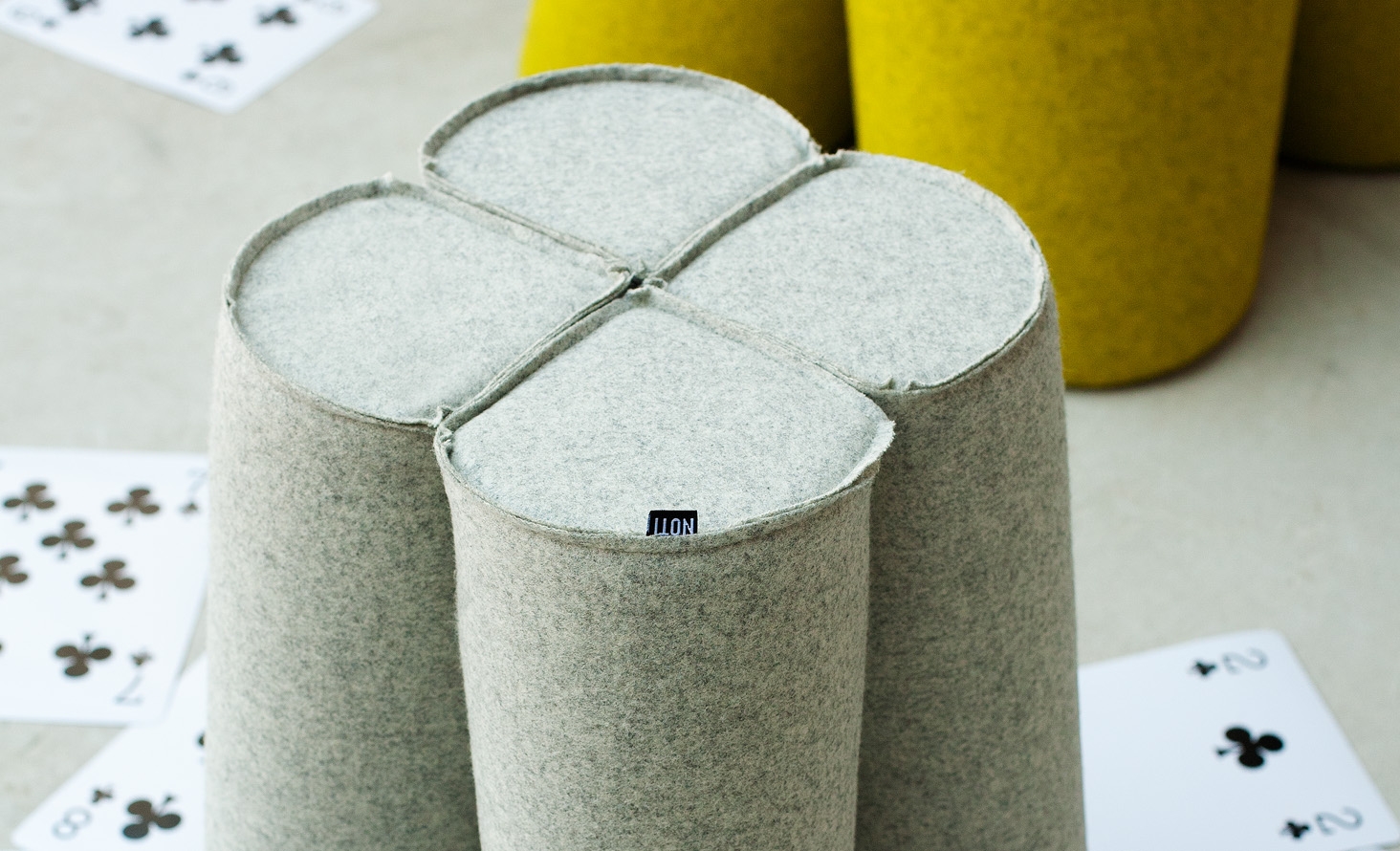 开云（中国） - 坐具|吧椅/凳子|办公家具|设计师家具|三叶草矮墩