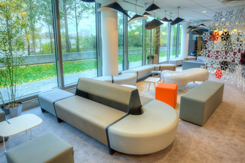 开云（中国） - 坐具|吧椅/凳子|办公家具|设计师家具|Bouli矮凳