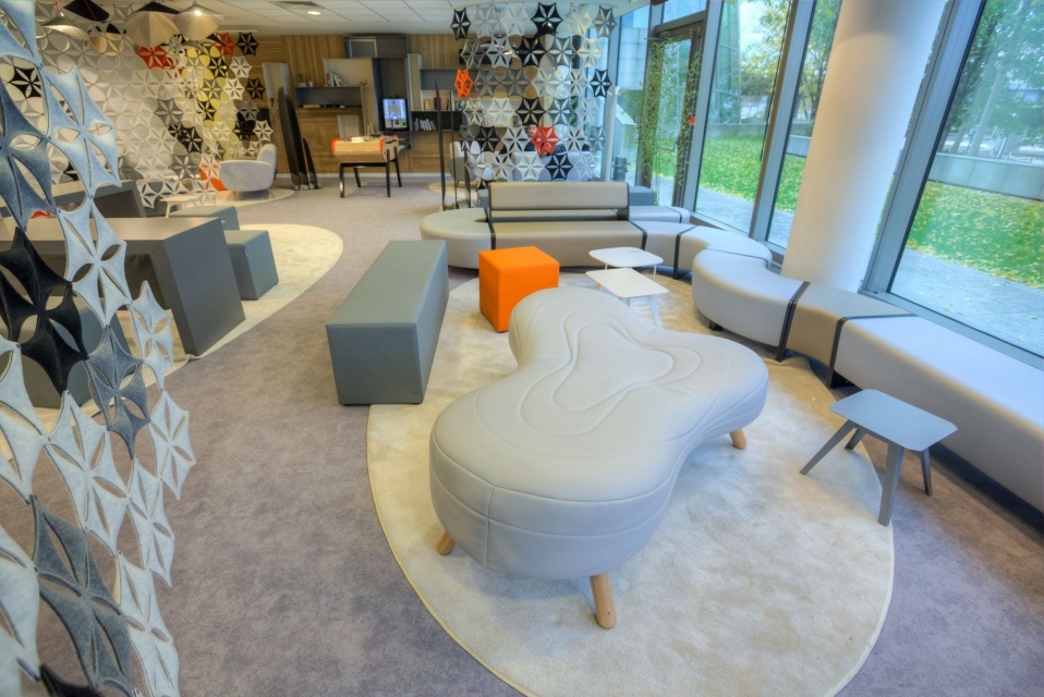 开云（中国） - 坐具|吧椅/凳子|办公家具|设计师家具|Bouli矮凳