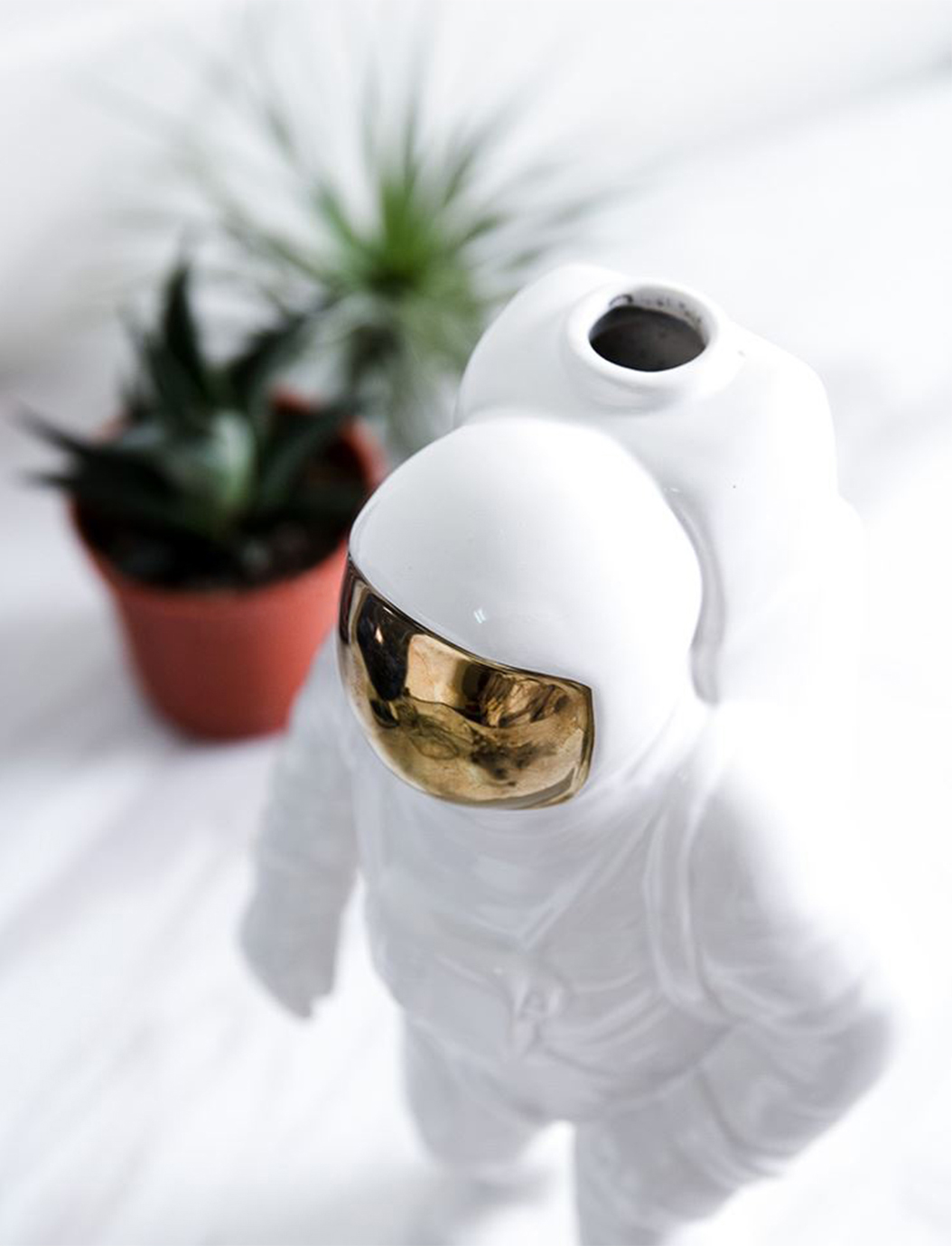 开云（中国） - 附件|花器|办公家具|设计师家具|宇航员花瓶