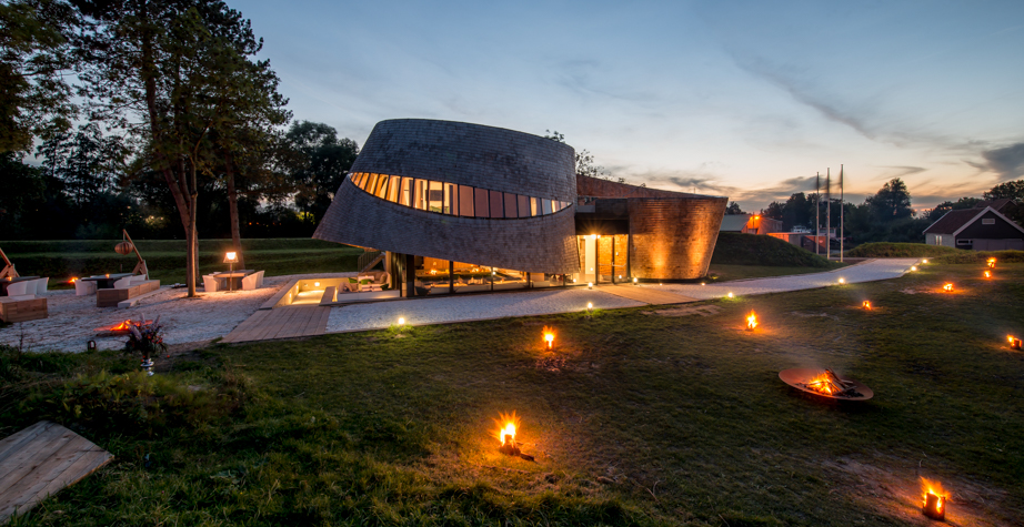 开云（中国） - 坐具|休闲椅|办公家具|设计师家具|月亮扶手椅