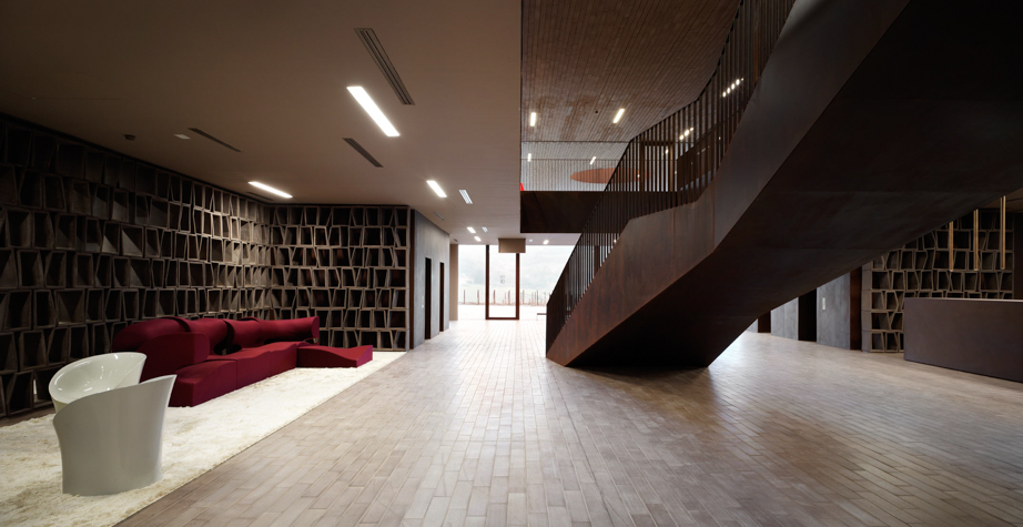 开云（中国） - 坐具|休闲椅|办公家具|设计师家具|月亮扶手椅