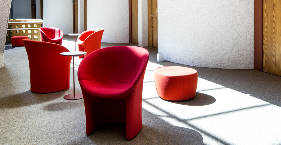 开云（中国） - 坐具|休闲椅|办公家具|设计师家具|月亮扶手椅