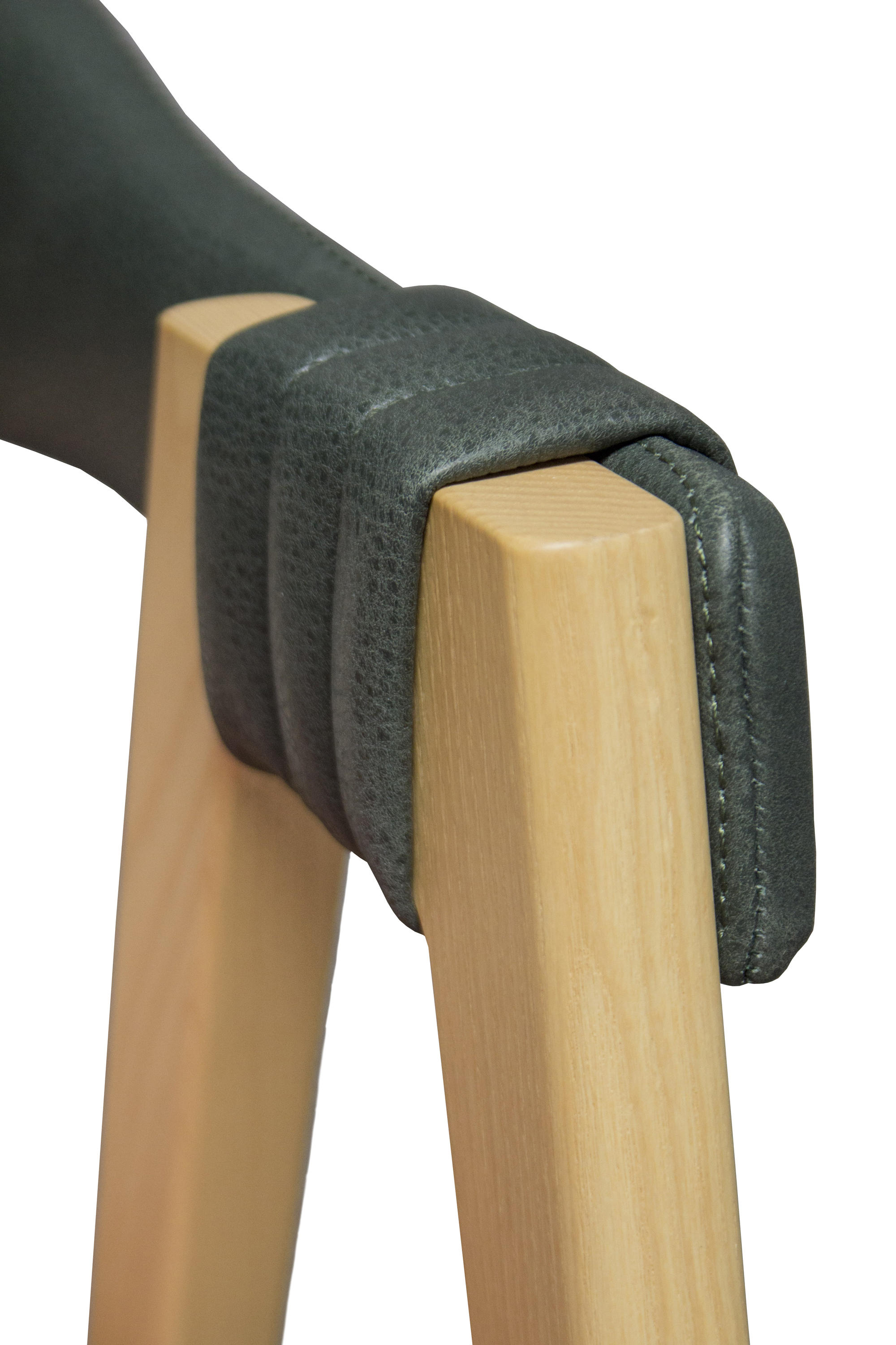 开云（中国） - 坐具|吧椅/凳子|办公家具|设计师家具|马蒂尔达吧椅