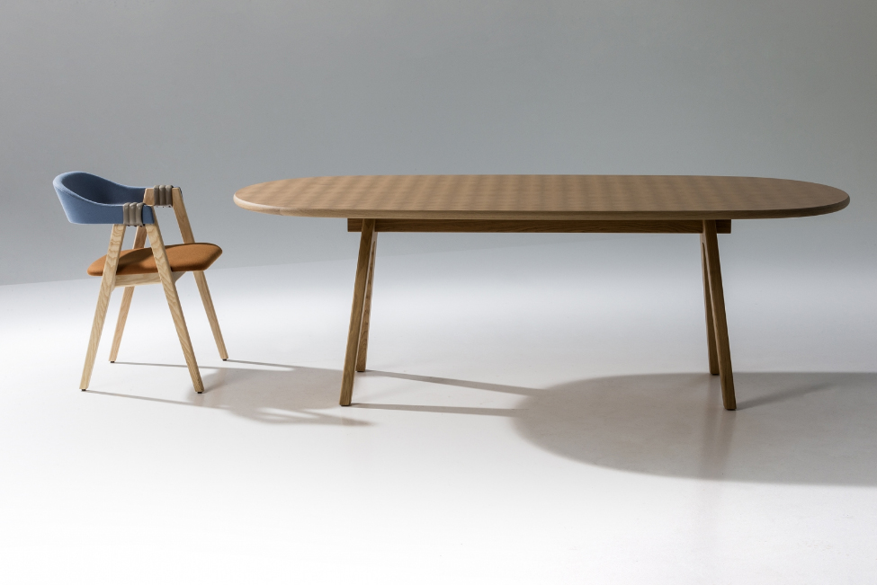 开云（中国） - 桌几|餐桌|办公家具|设计师家具|马蒂尔达餐桌