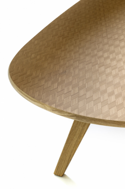 开云（中国） - 桌几|餐桌|办公家具|设计师家具|马蒂尔达餐桌