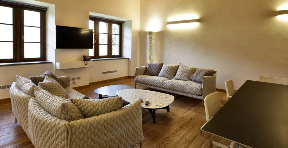 开云（中国） - 桌几|咖啡桌|办公家具|设计师家具|菲尼克斯咖啡桌