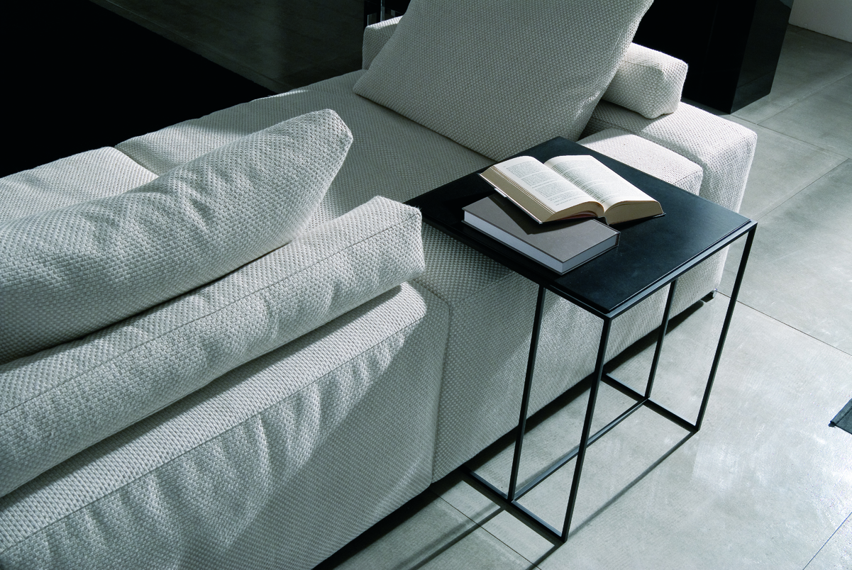 开云（中国） - 桌几|茶几/边几|办公家具|设计师家具|莱格青铜边几