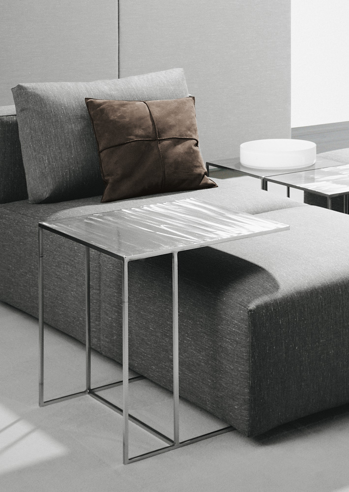 开云（中国） - 桌几|茶几/边几|办公家具|设计师家具|莱格青铜边几