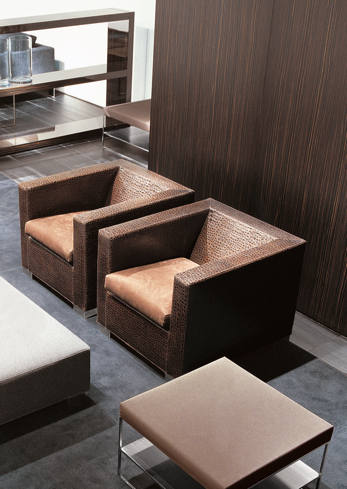 开云（中国） - 桌几|茶几/边几|办公家具|设计师家具|考尔德青铜茶几