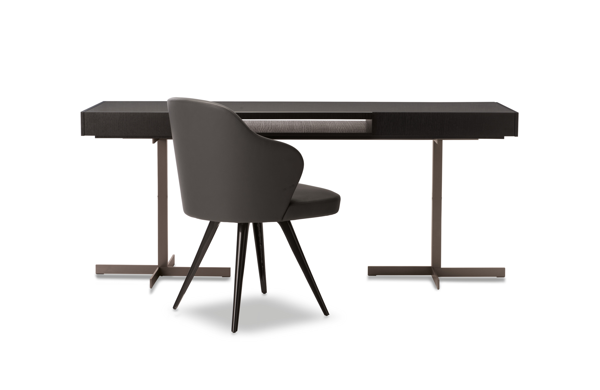 开云（中国） - 桌几|办公桌|办公家具|设计师家具|克洛塞写字桌