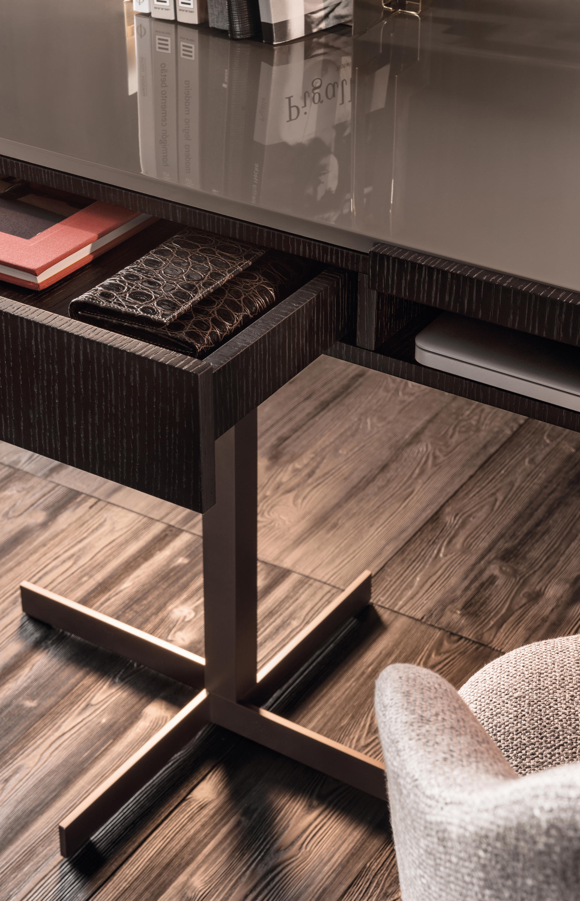 开云（中国） - 卧室|储藏|办公家具|设计师家具|克洛塞床头柜