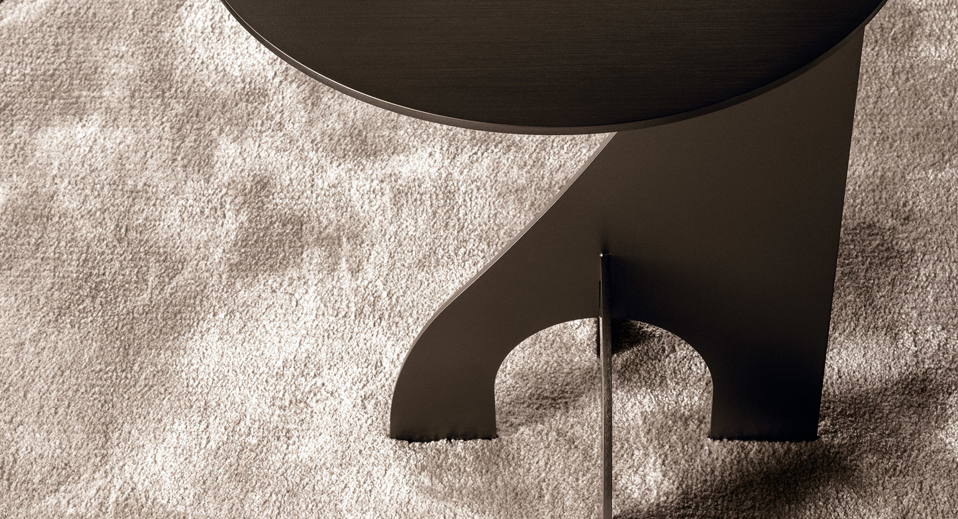 开云（中国） - 桌几|茶几/边几|办公家具|设计师家具|哈林角几