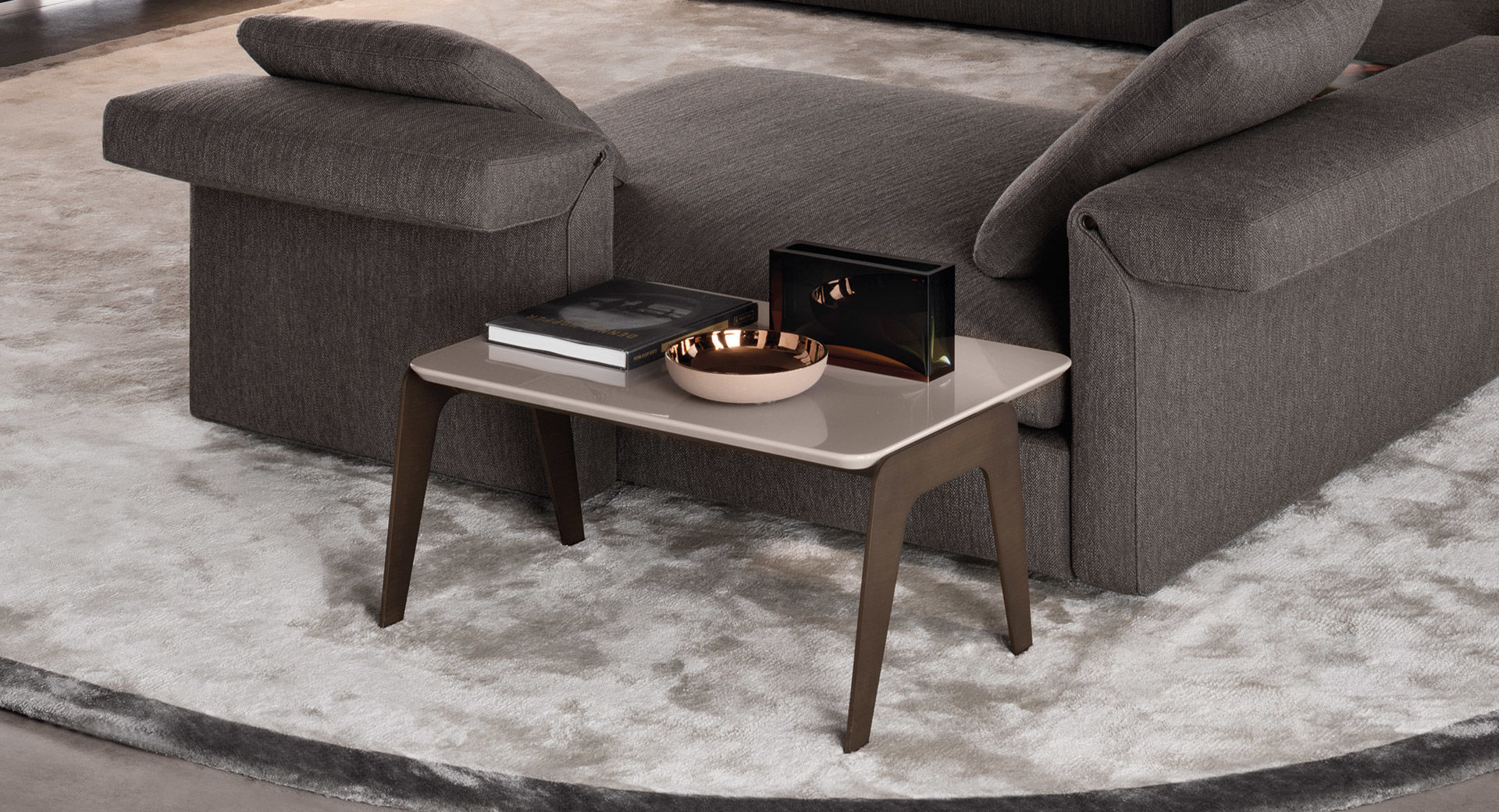 开云（中国） - 桌几|茶几/边几|办公家具|设计师家具|柯克木制边几