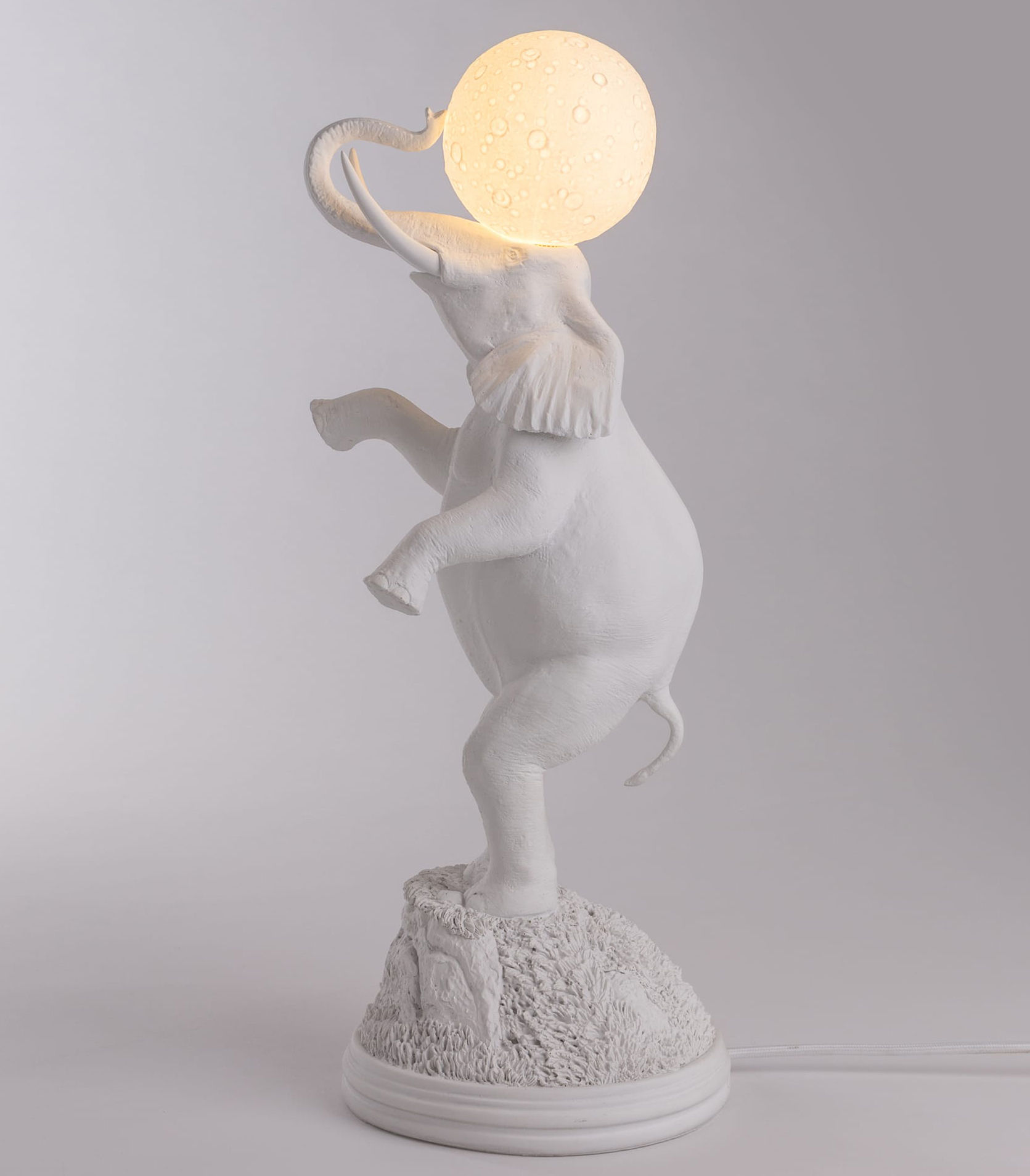 开云（中国） - 灯饰|台灯|办公家具|设计师家具|象台灯