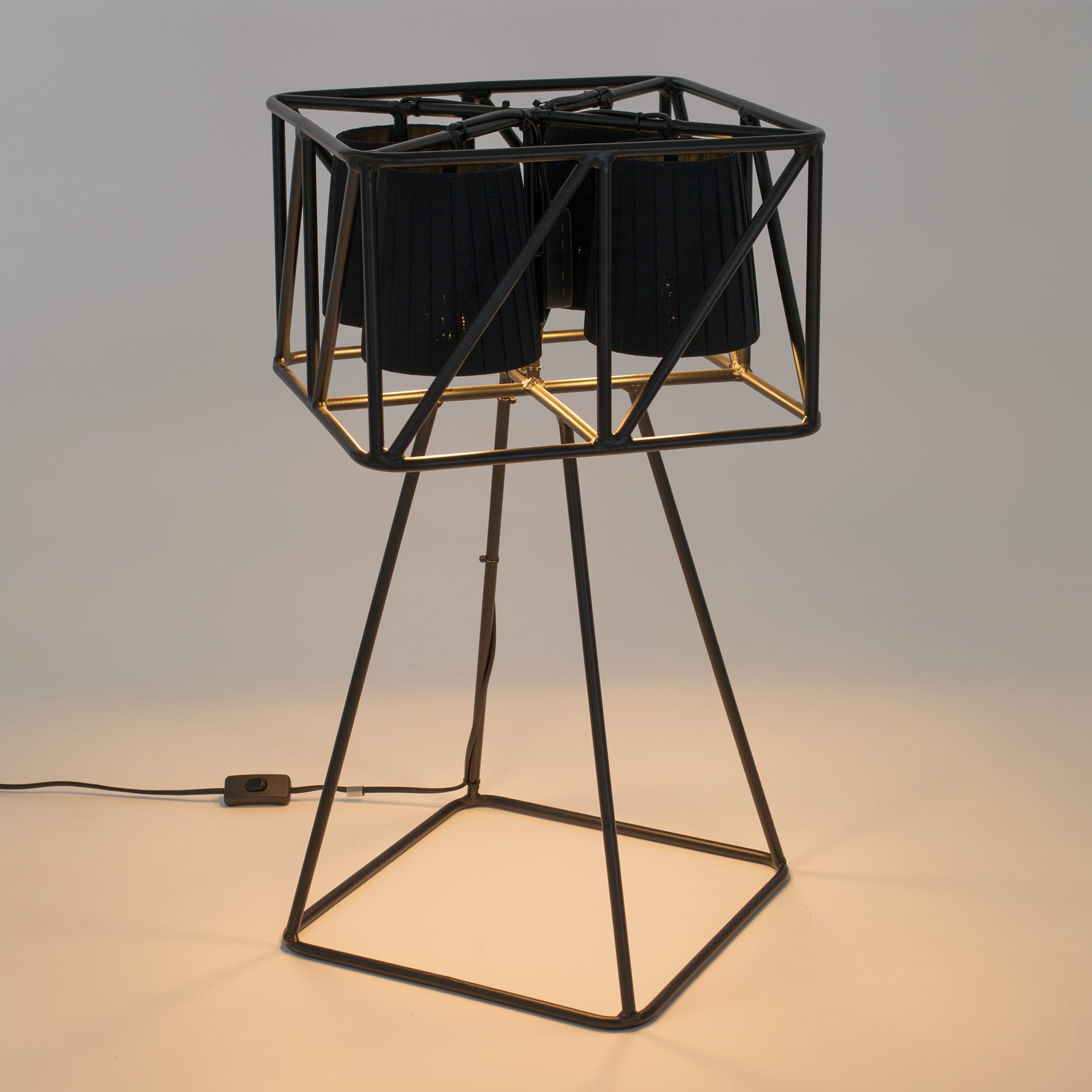 开云（中国） - 灯饰|落地灯|办公家具|设计师家具|Multilamp