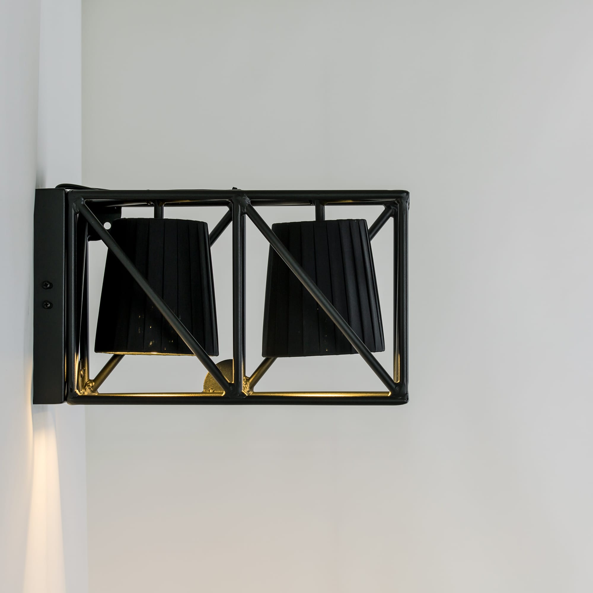 开云（中国） - 灯饰|壁灯|办公家具|设计师家具|Multilamp