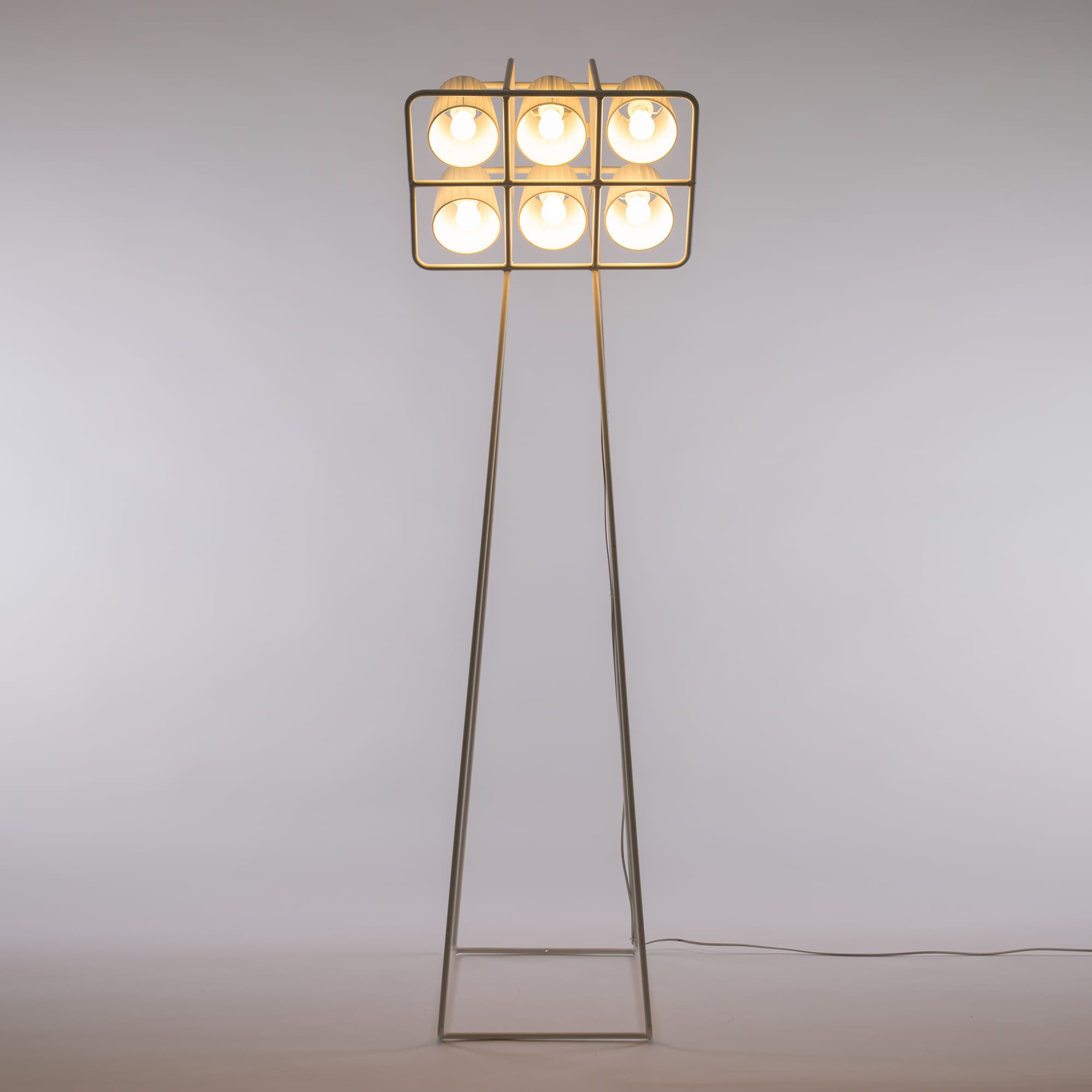 开云（中国） - 灯饰|落地灯|办公家具|设计师家具|Multilamp