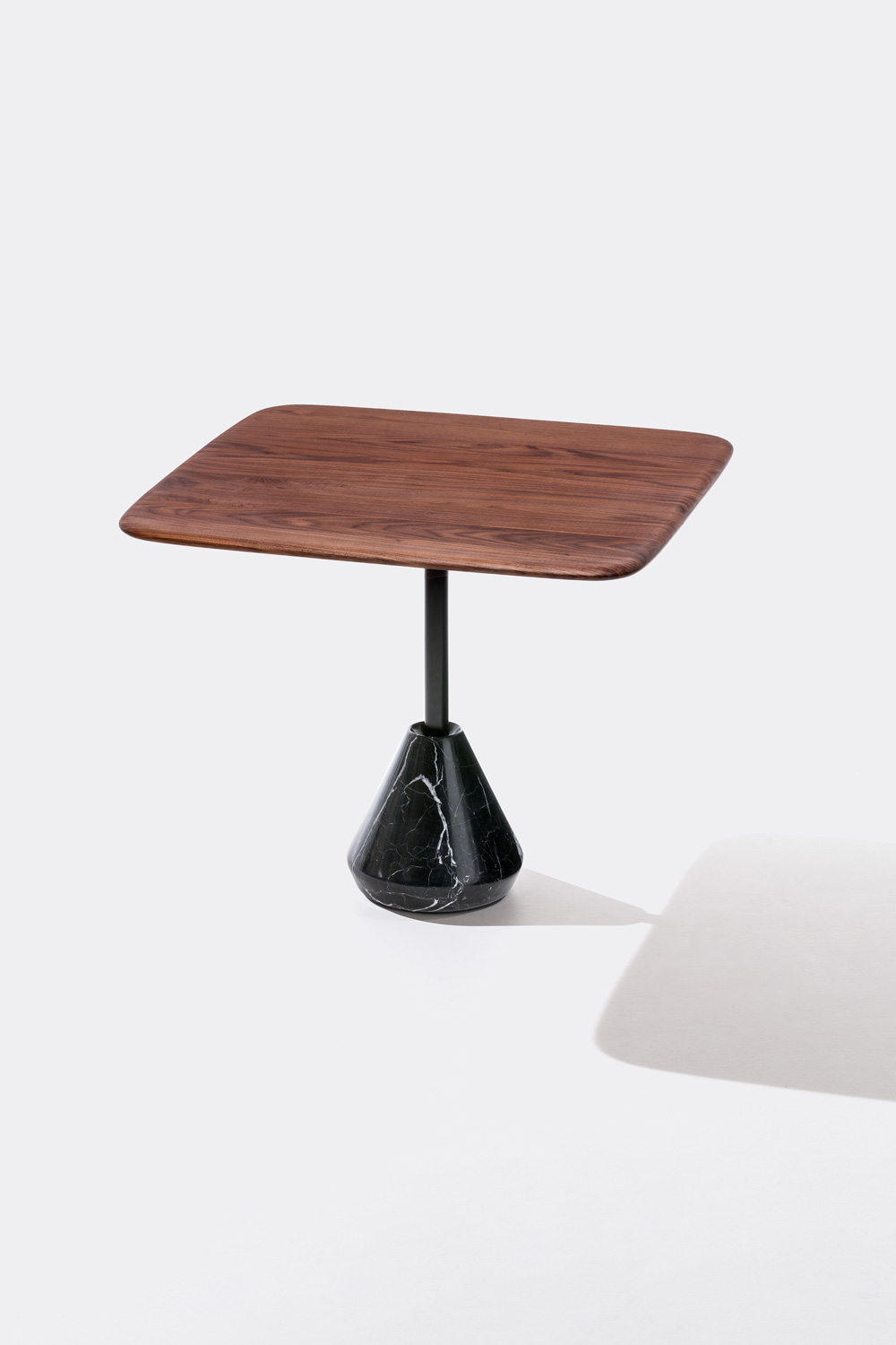 开云（中国） - 桌几|咖啡桌|办公家具|设计师家具|努贝咖啡桌