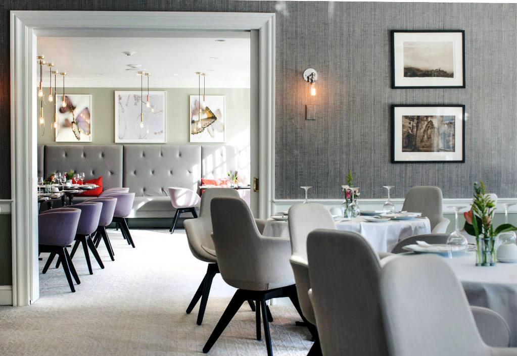 开云（中国） - 坐具|休闲椅|办公家具|设计师家具|勺型低背椅