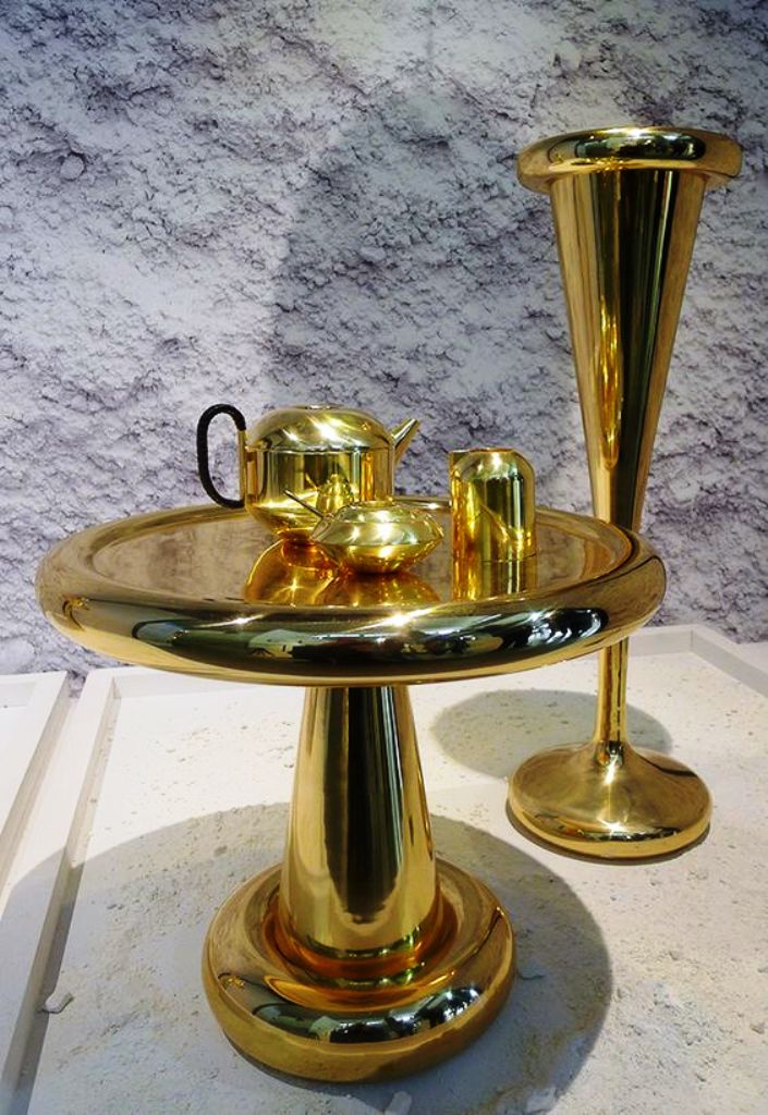 开云（中国） - 附件|花器|办公家具|设计师家具|旋转香槟杯