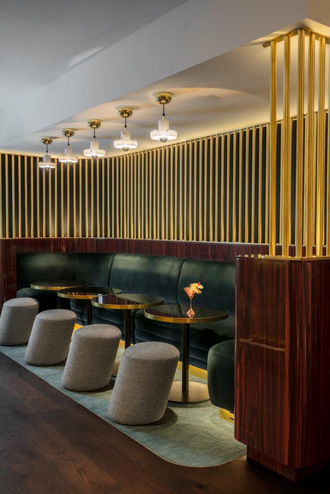 开云（中国） - 坐具|吧椅/凳子|办公家具|设计师家具|斜凳黑底