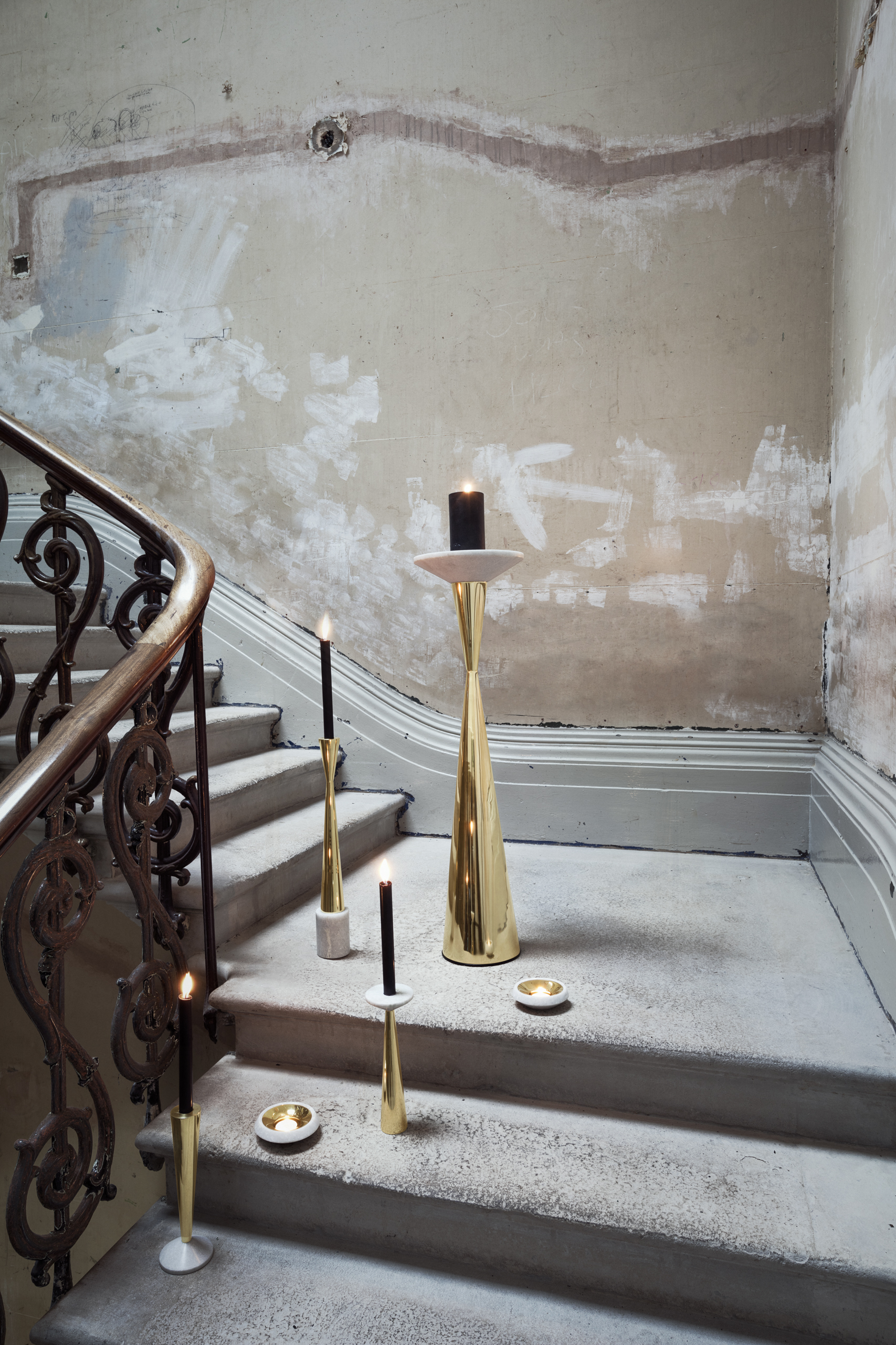 开云（中国） - 附件|饰品|办公家具|设计师家具|石头黄铜烛台