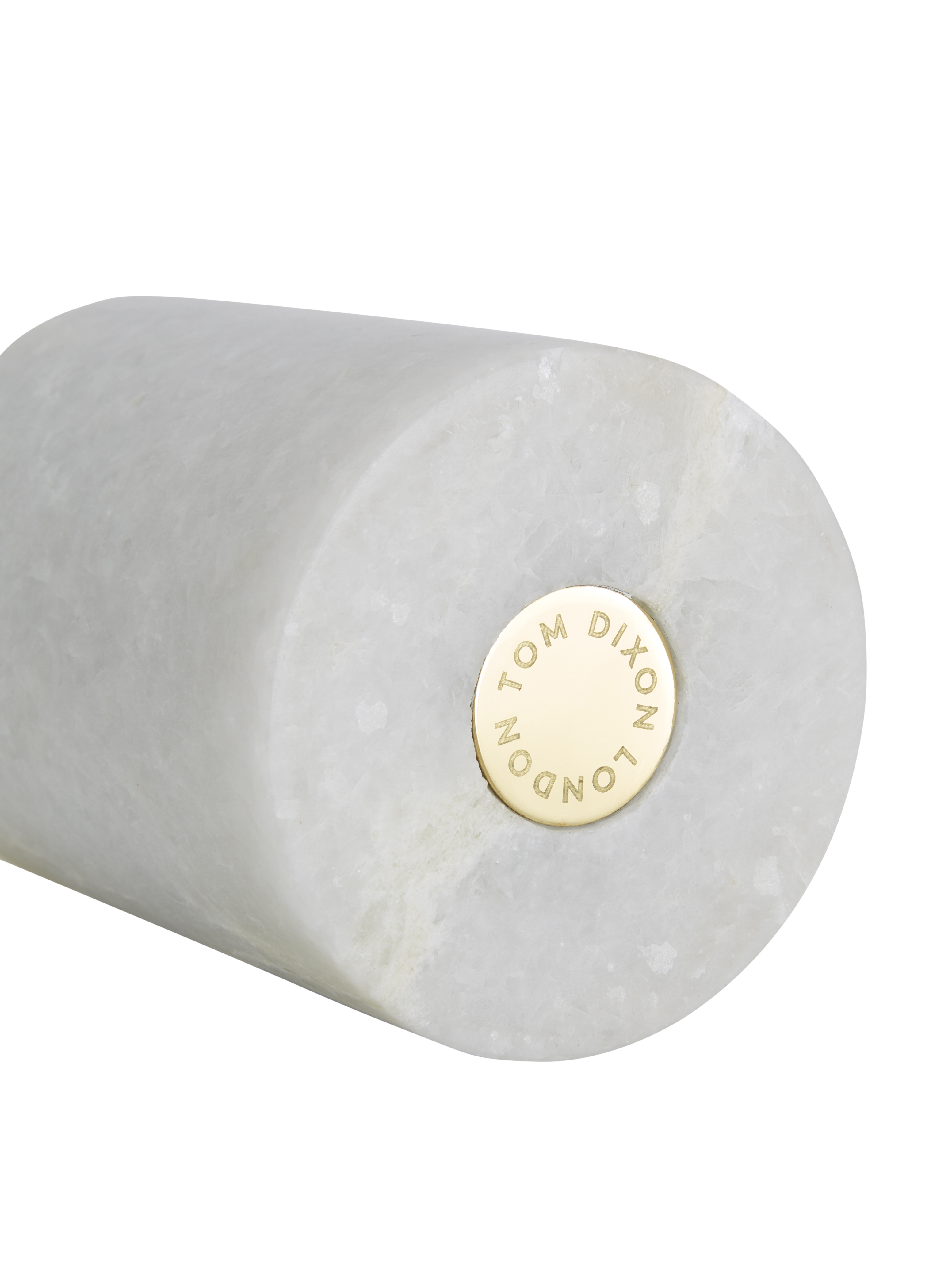 开云（中国） - 附件|饰品|办公家具|设计师家具|石头黄铜烛台