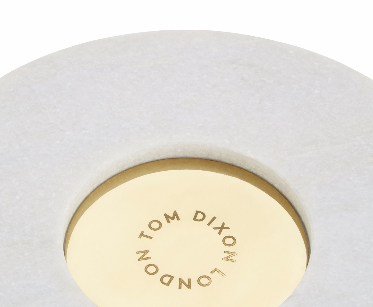 开云（中国） - 附件|饰品|办公家具|设计师家具|石头黄铜烛台