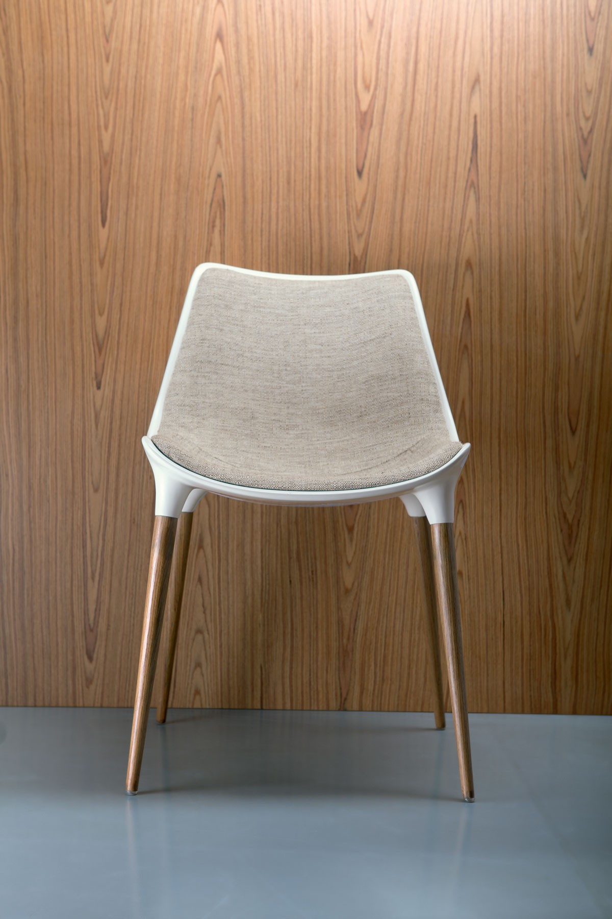 开云（中国） - 坐具|餐椅|办公家具|设计师家具|朗廷餐椅