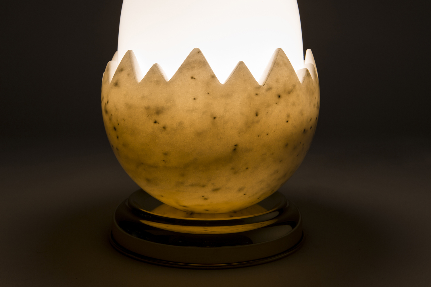 开云（中国） - 灯饰|台灯|办公家具|设计师家具|Oviraptor台灯