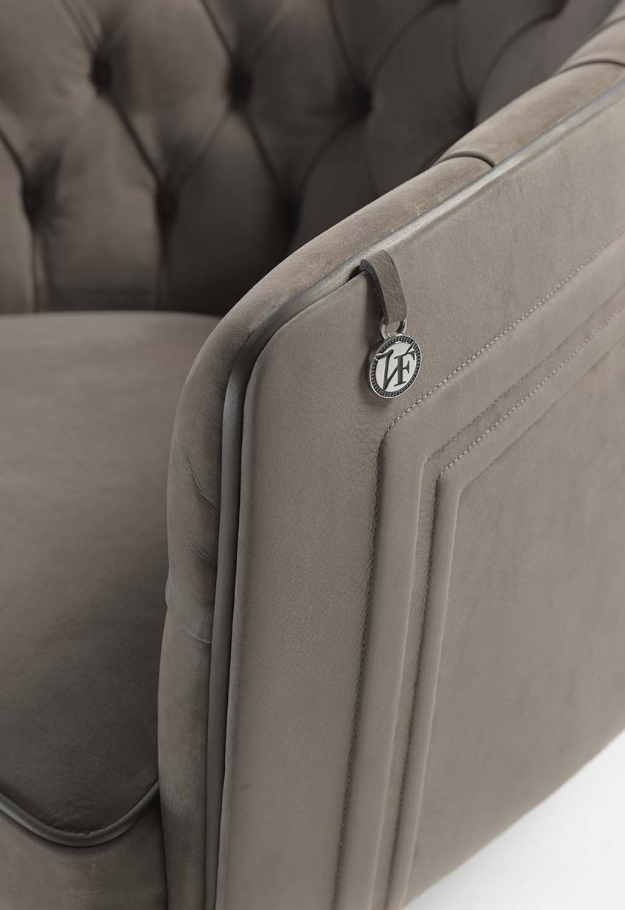 开云（中国） - 坐具|休闲椅|办公家具|设计师家具|POGGI CAPITONNE