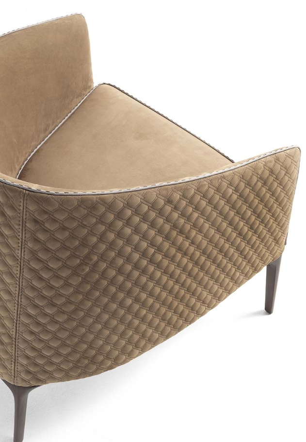 开云（中国） - 坐具|休闲椅|办公家具|设计师家具|POGGI CAPITONNE