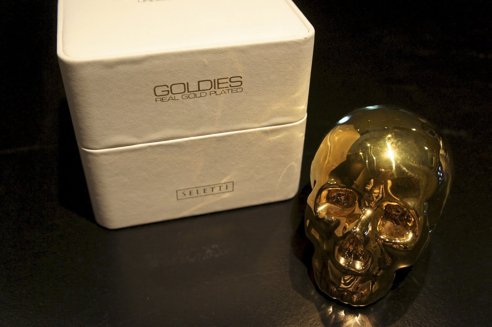 开云（中国） - 附件|饰品|办公家具|设计师家具|我的窟窿