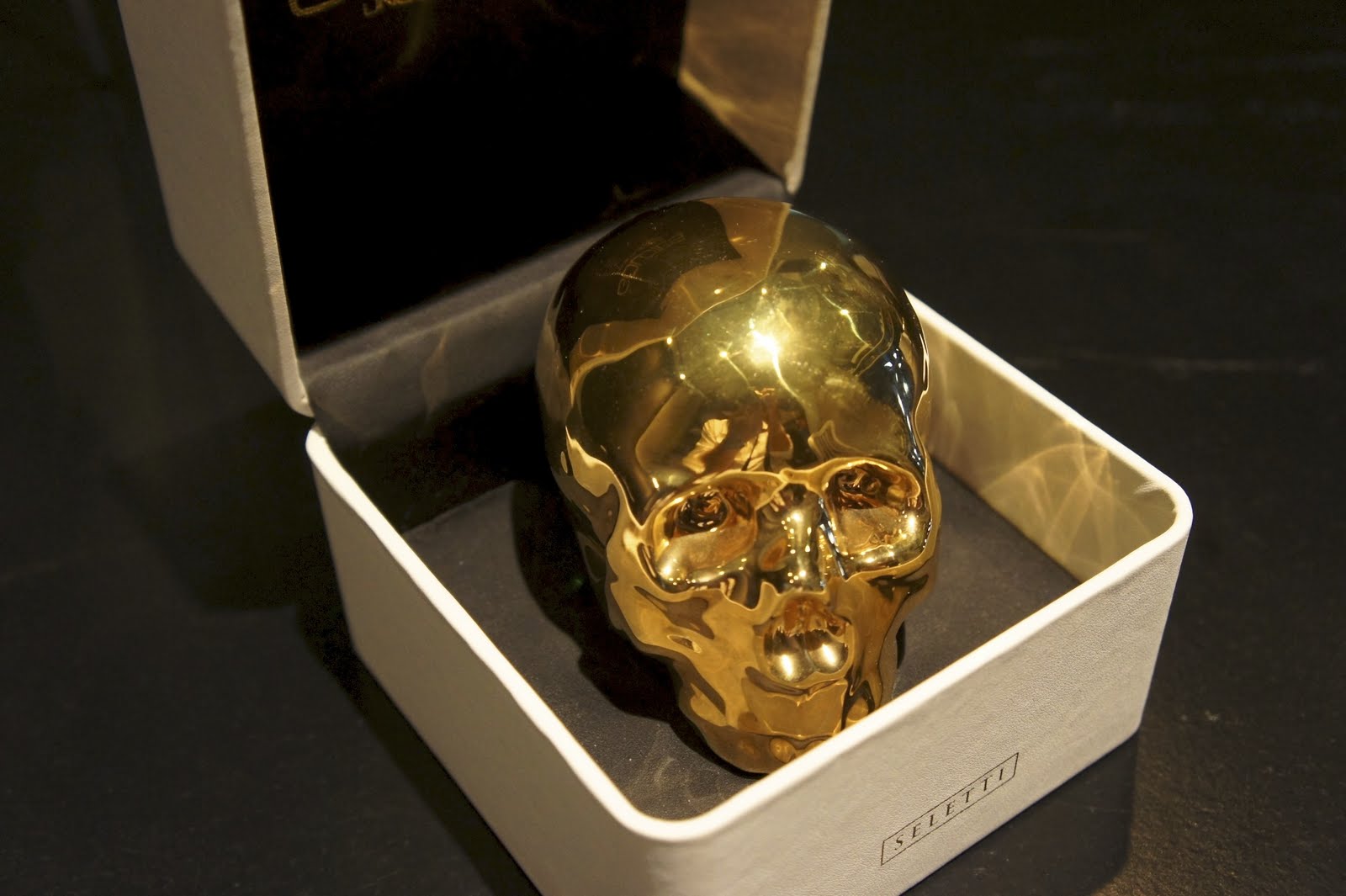 开云（中国） - 附件|饰品|办公家具|设计师家具|我的窟窿