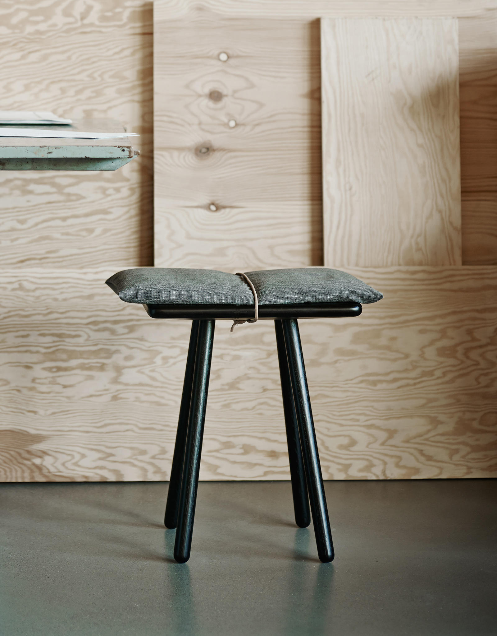 开云（中国） - 坐具|吧椅/凳子|办公家具|设计师家具|GEORG 凳子