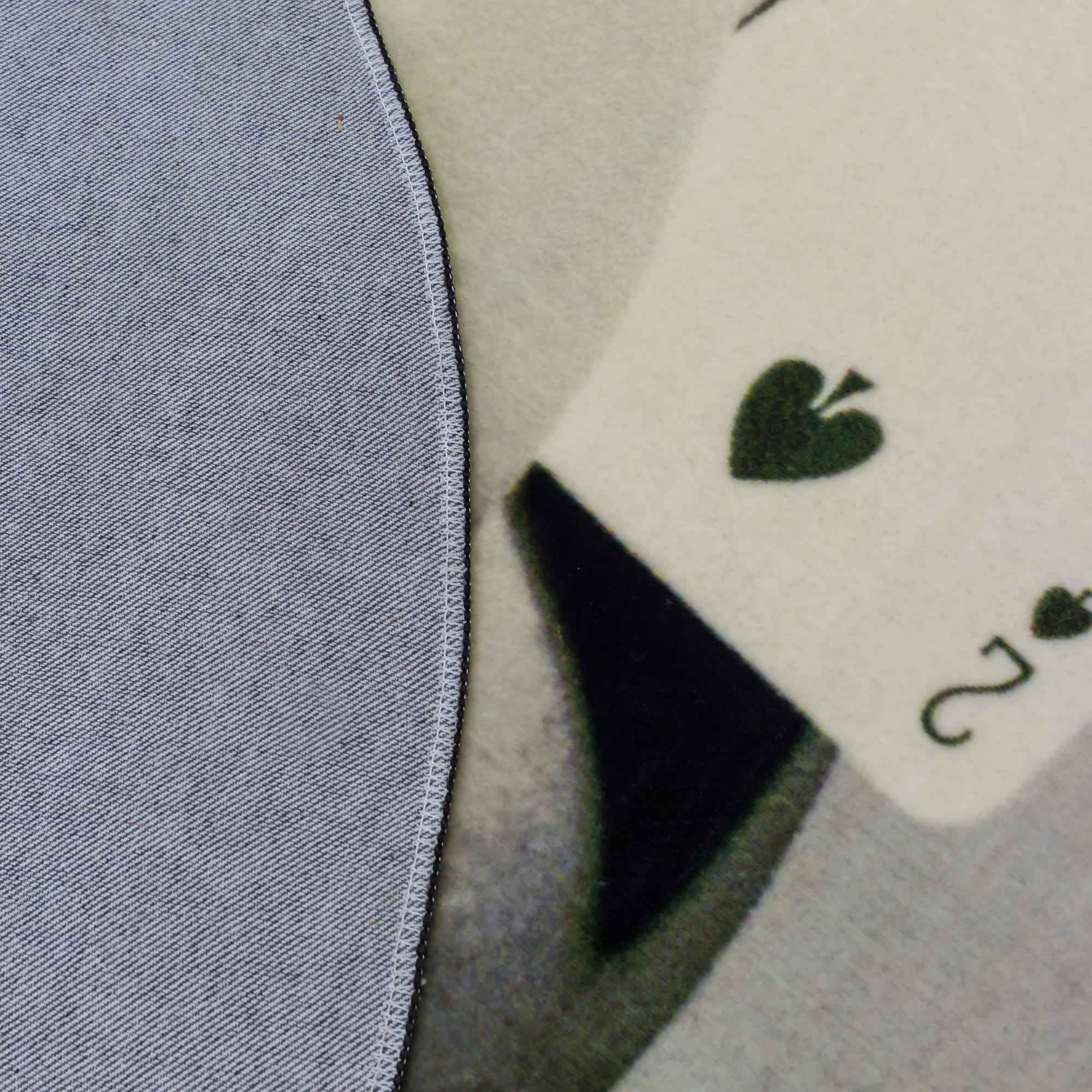 开云（中国） - 附件|地毯|办公家具|设计师家具|RUG poker