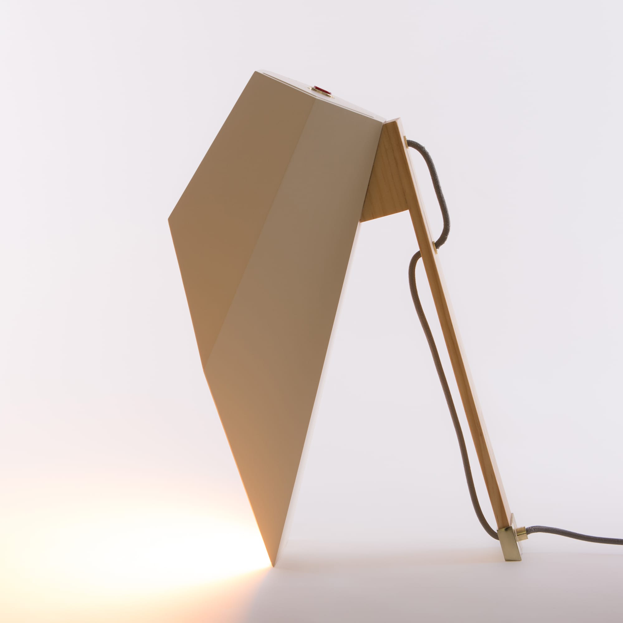 开云（中国） - 灯饰|台灯|办公家具|设计师家具|WOODSPOT