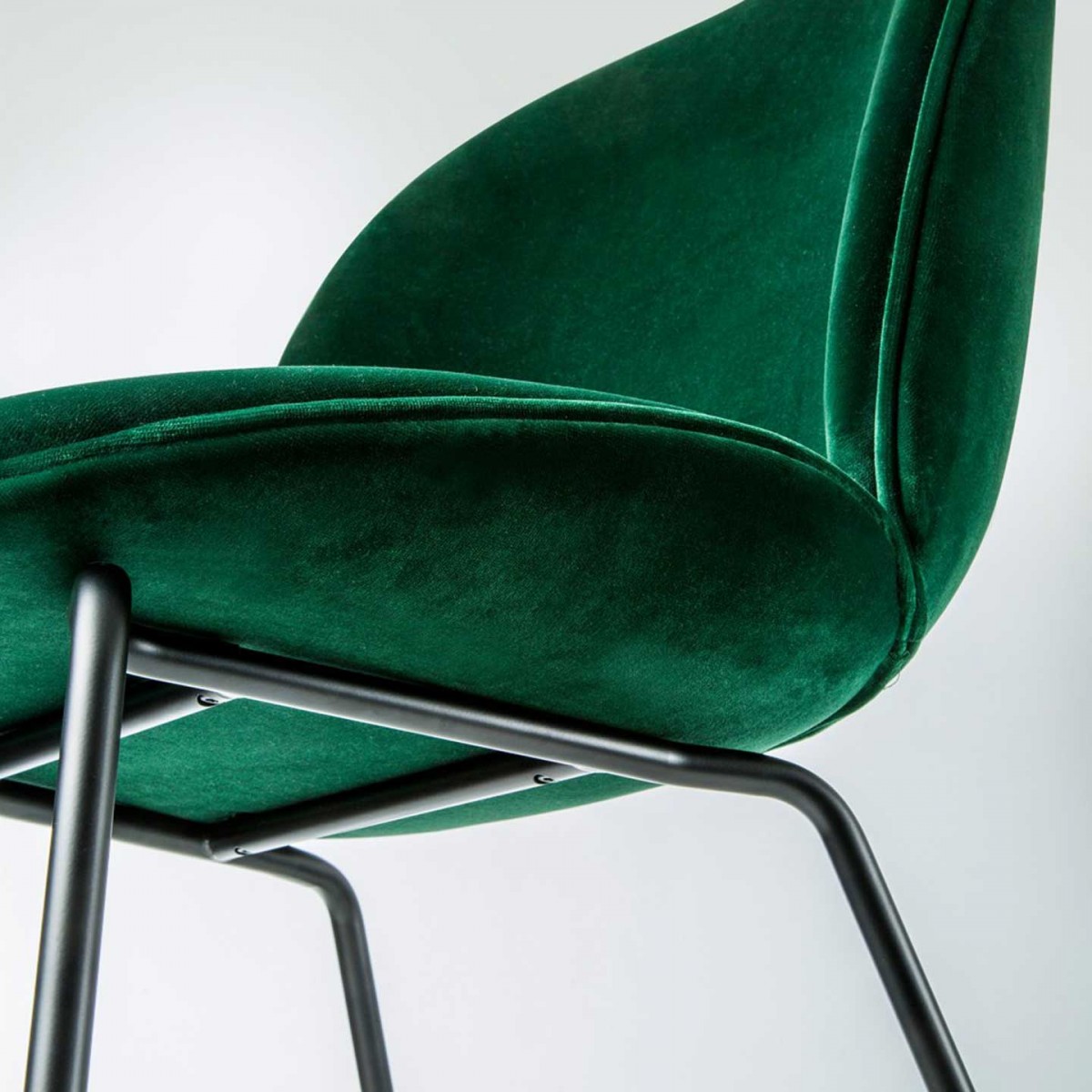 开云（中国） - 坐具|餐椅|办公家具|设计师家具|甲壳虫餐椅