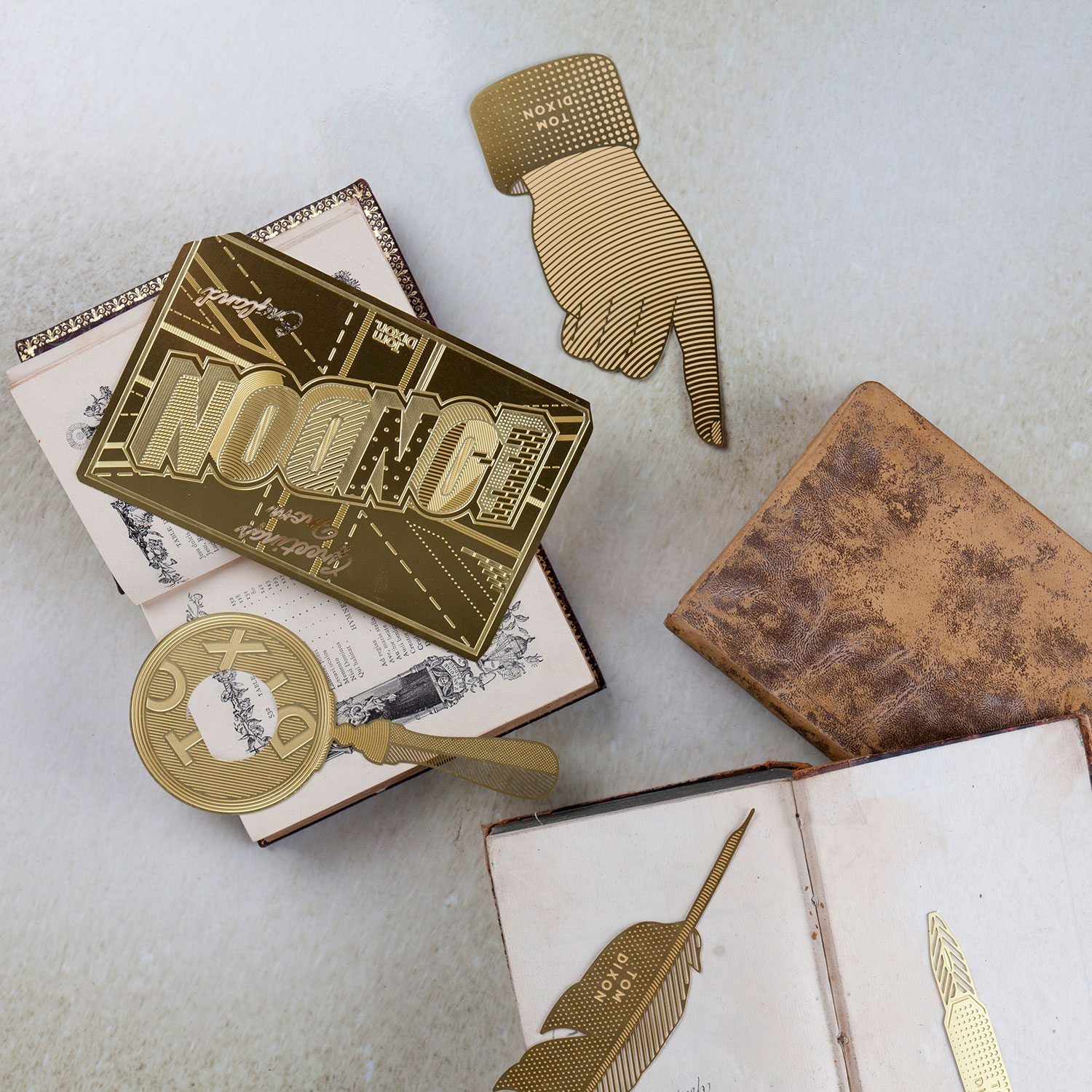 开云（中国） - 附件|饰品|办公家具|设计师家具|羽毛书签