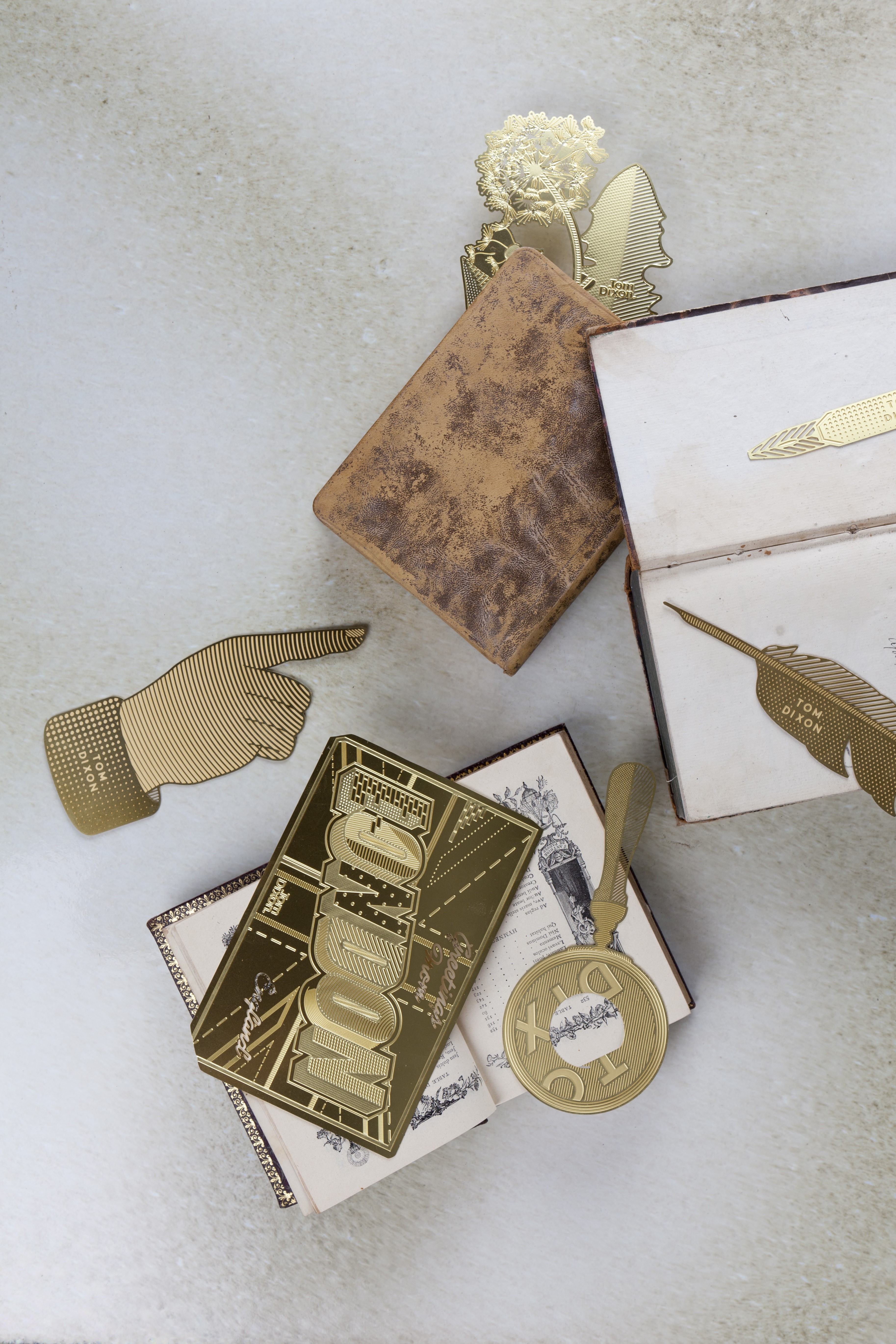 开云（中国） - 附件|饰品|办公家具|设计师家具|羽毛书签