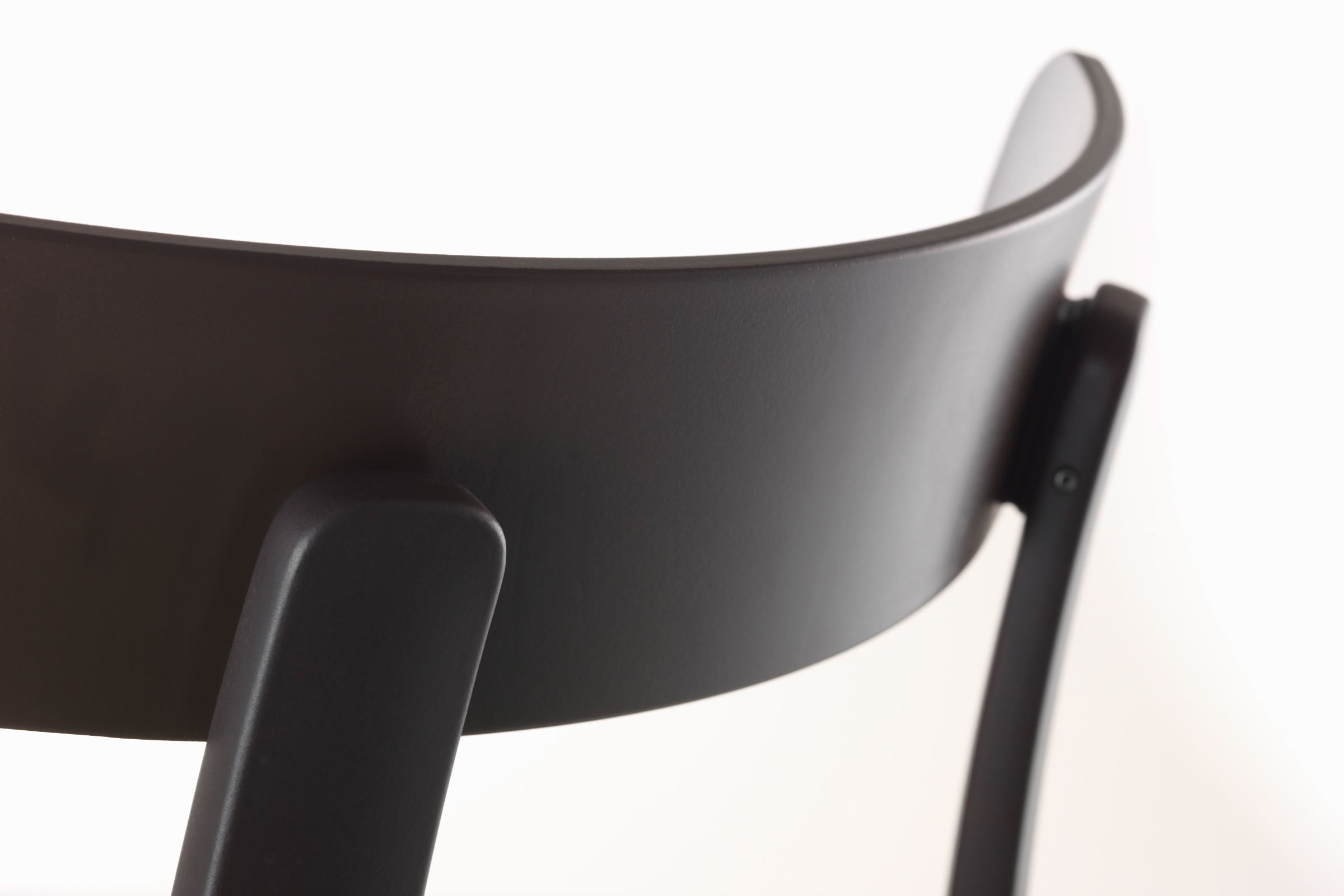 开云（中国） - 坐具|餐椅|办公家具|设计师家具|全塑椅